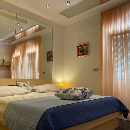 Studio Apartment And Rooms Adria Vodice Bagian luar foto