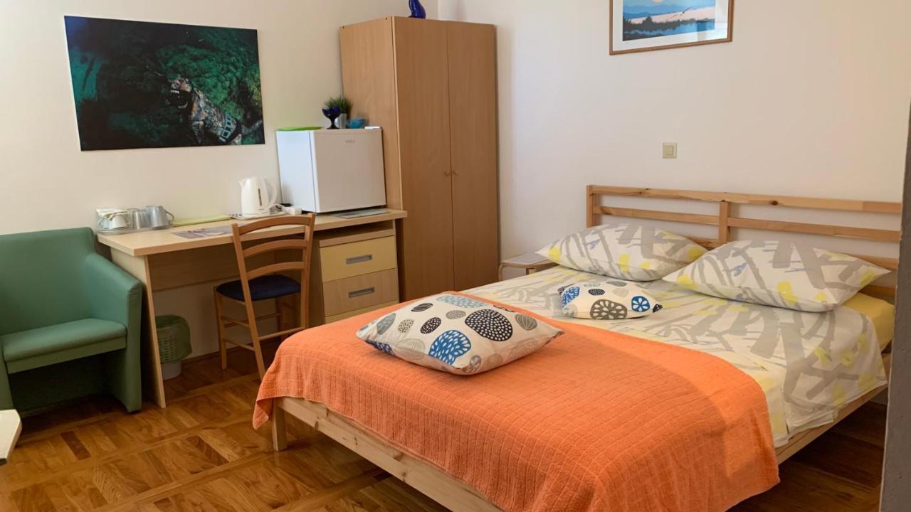 Studio Apartment And Rooms Adria Vodice Bagian luar foto