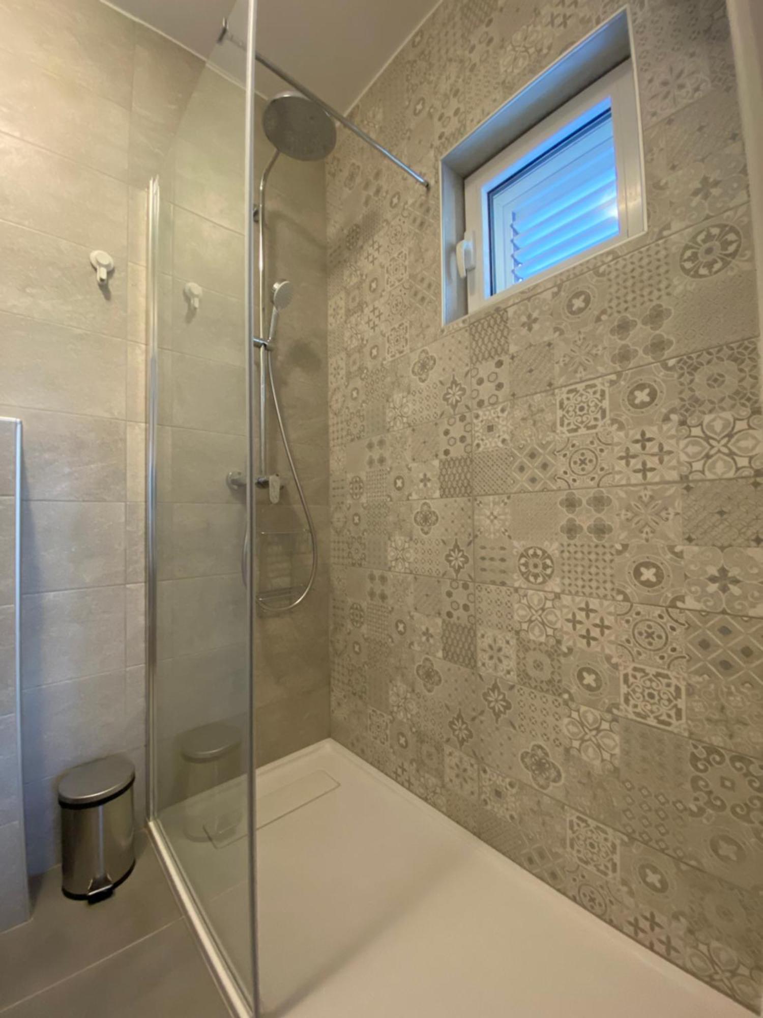 Studio Apartment And Rooms Adria Vodice Bagian luar foto
