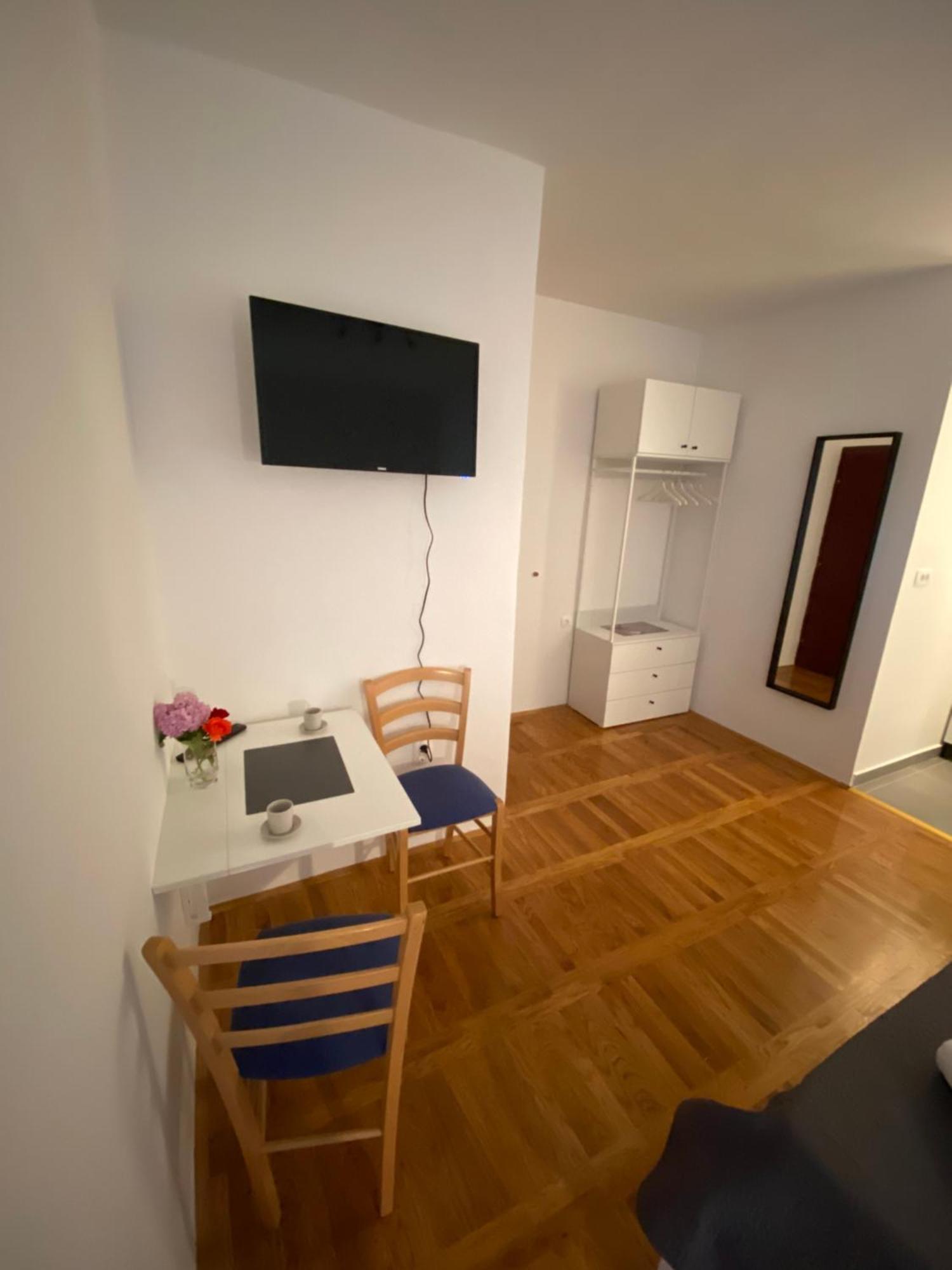 Studio Apartment And Rooms Adria Vodice Bagian luar foto