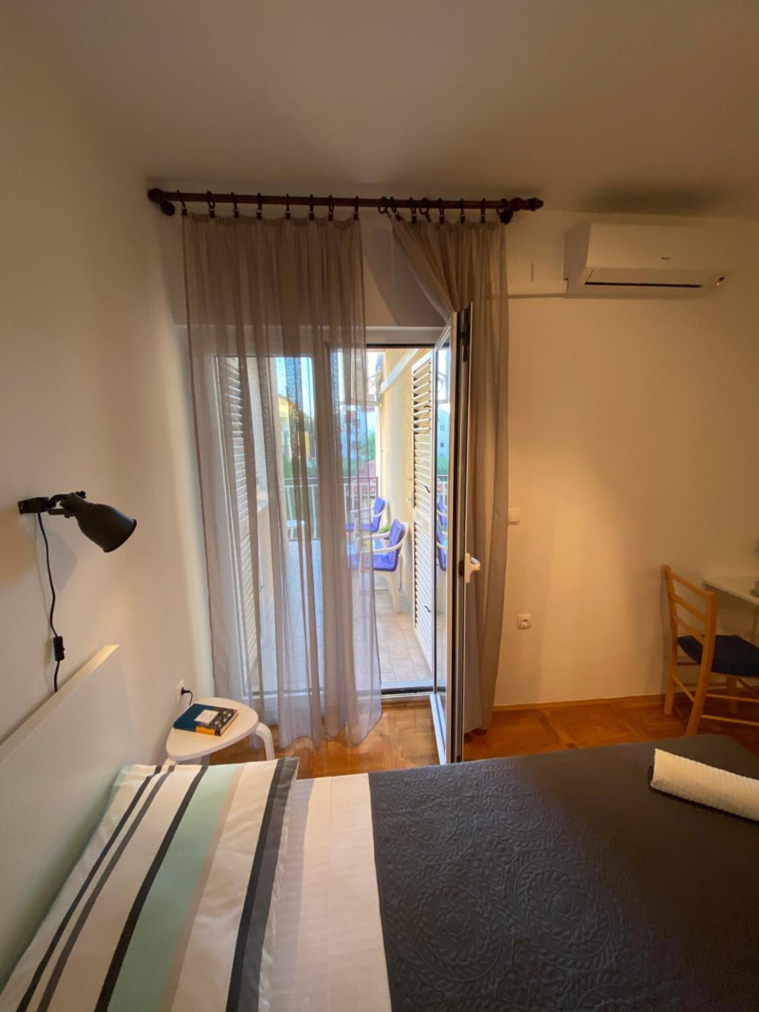 Studio Apartment And Rooms Adria Vodice Bagian luar foto