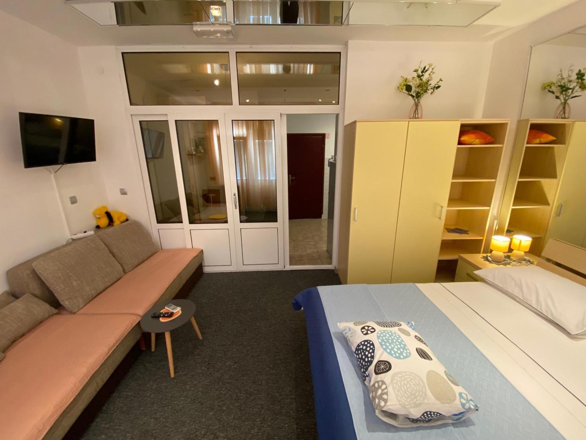 Studio Apartment And Rooms Adria Vodice Bagian luar foto