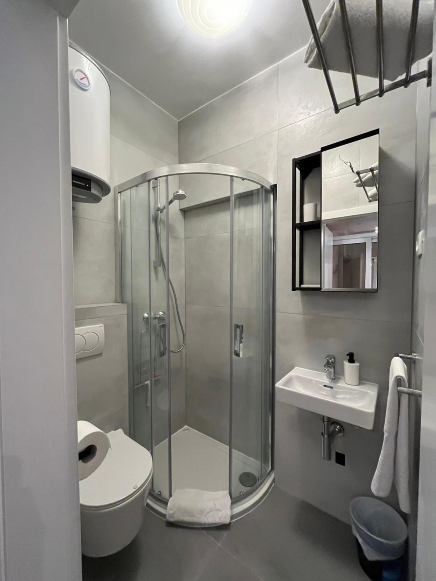 Studio Apartment And Rooms Adria Vodice Bagian luar foto