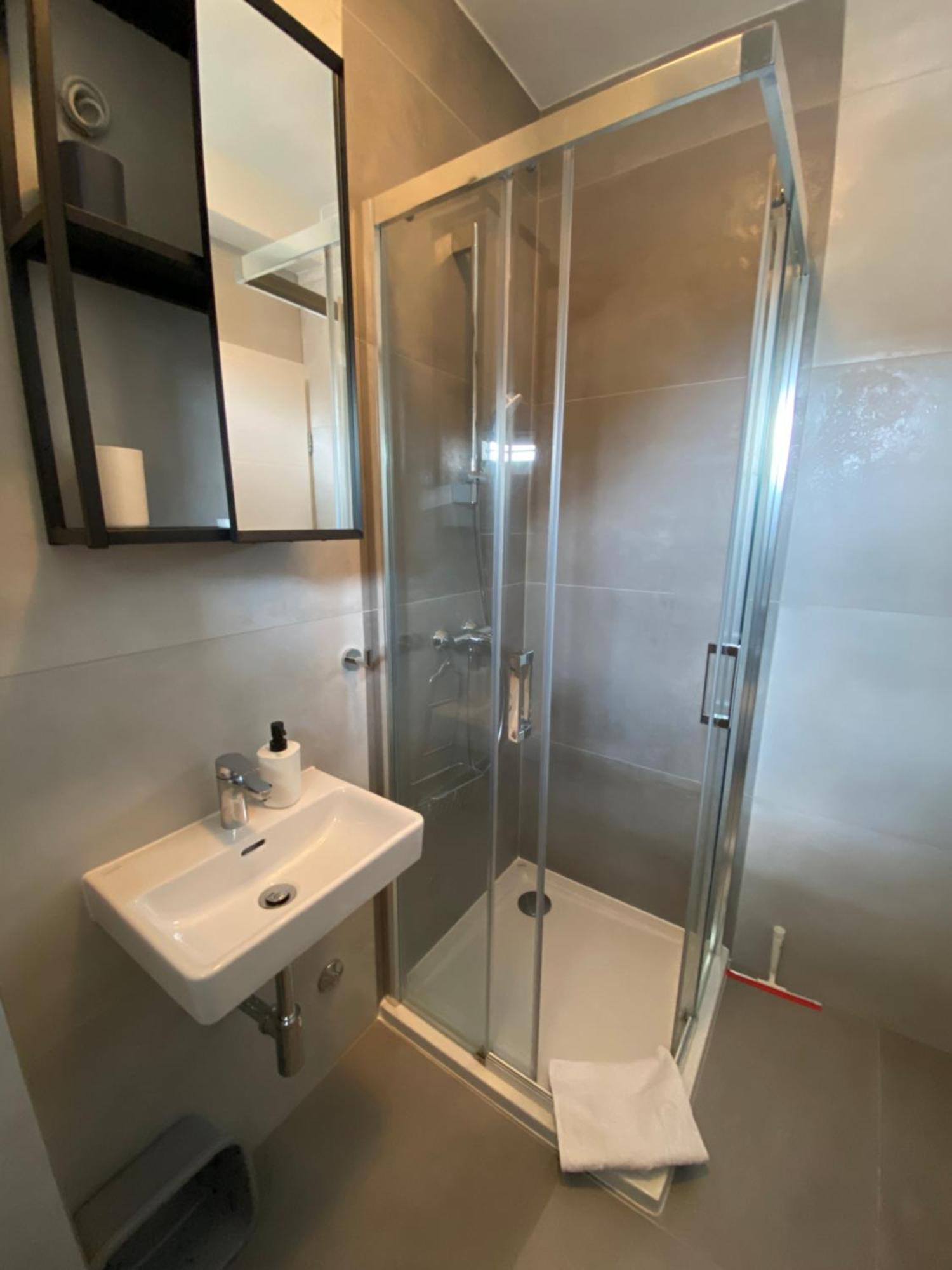 Studio Apartment And Rooms Adria Vodice Bagian luar foto
