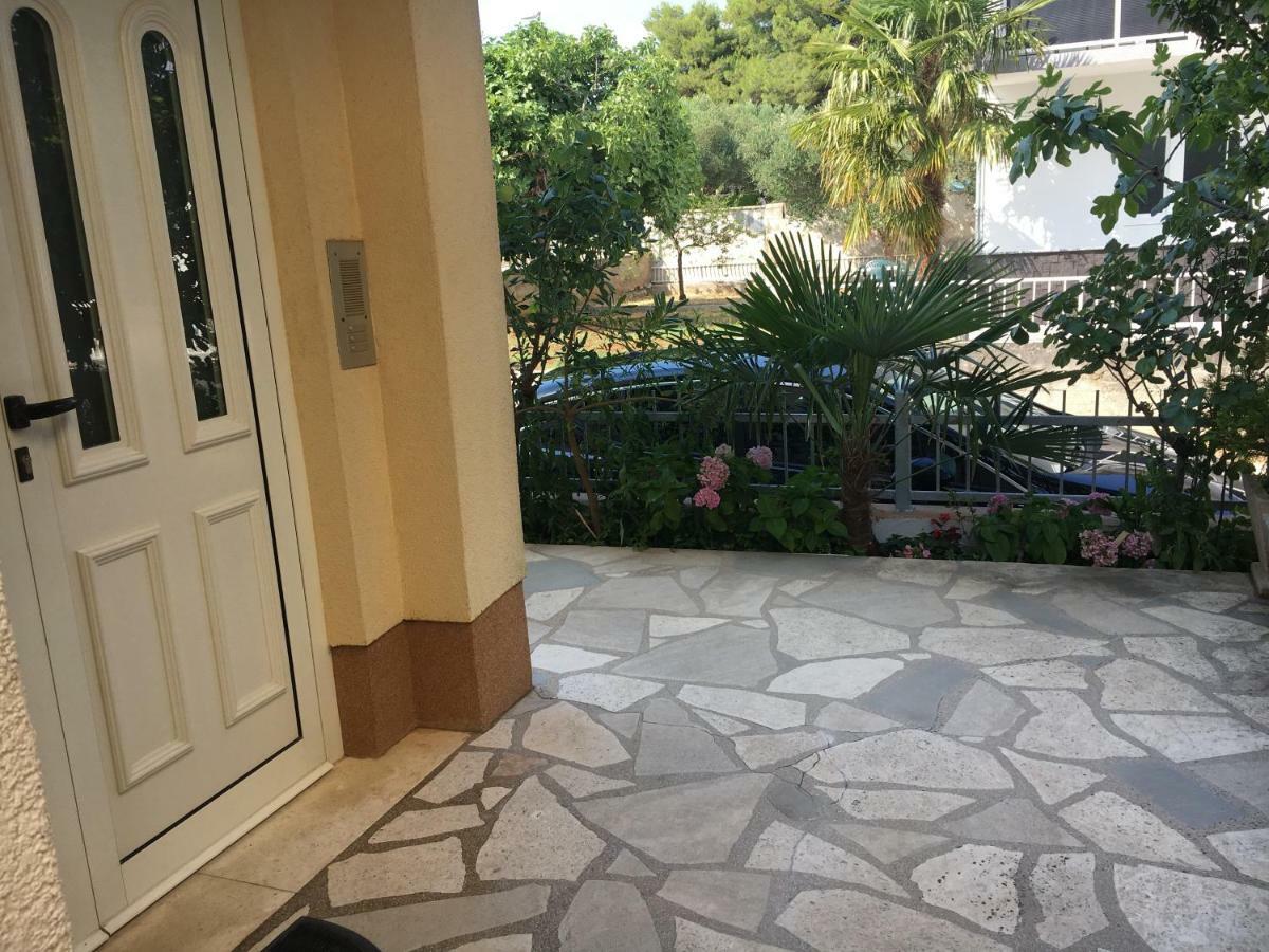 Studio Apartment And Rooms Adria Vodice Bagian luar foto