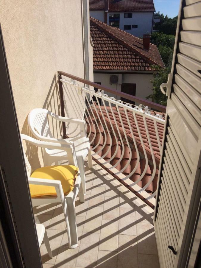 Studio Apartment And Rooms Adria Vodice Bagian luar foto